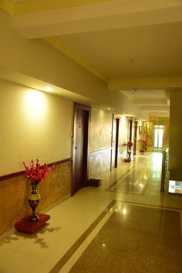 Hotel Shiv International Bhachau Екстер'єр фото