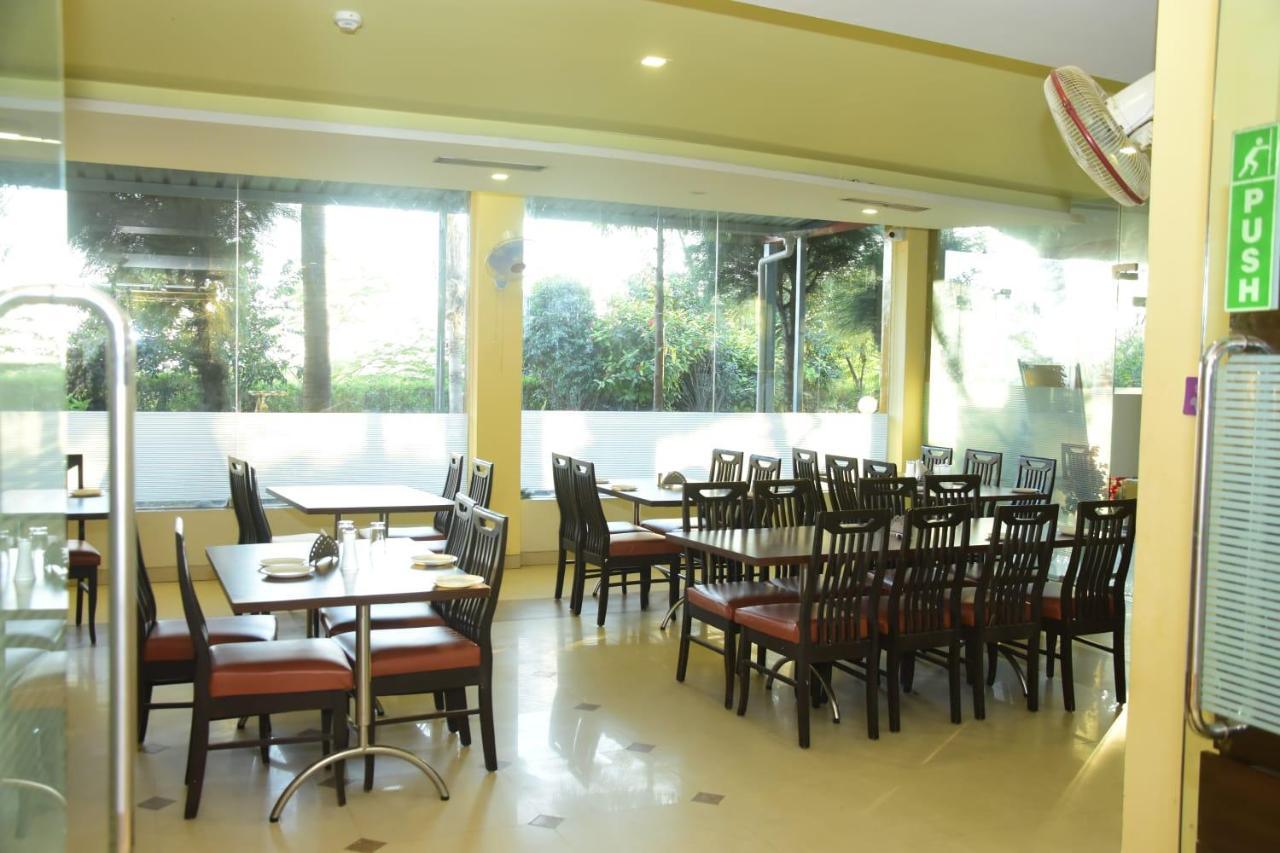Hotel Shiv International Bhachau Екстер'єр фото
