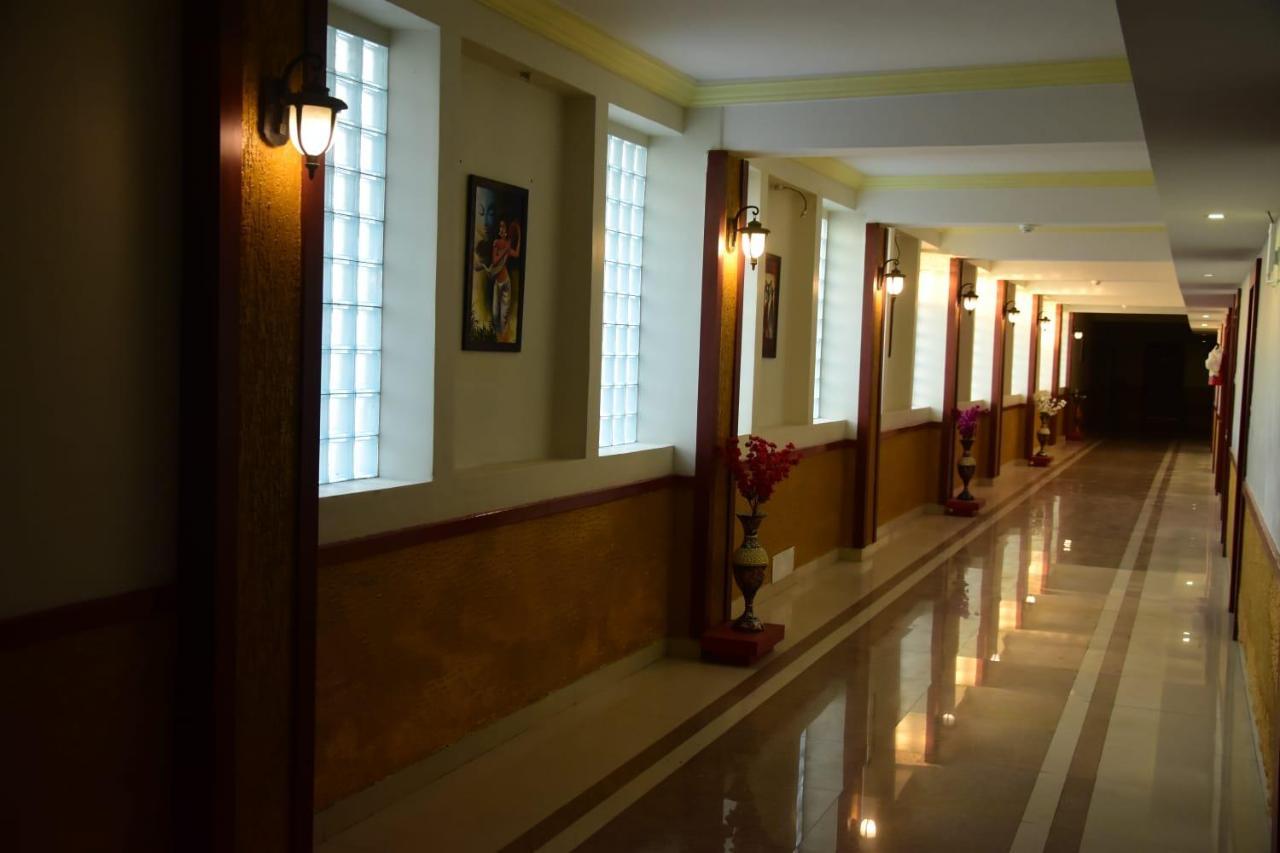 Hotel Shiv International Bhachau Екстер'єр фото